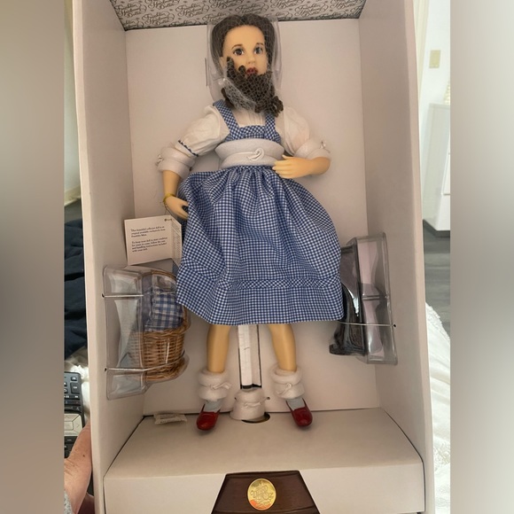 WIZARD OF OZ DOROTHY MUSICAL DOLL FRANKLIN MINT ORIGINAL BOX & MUSIC BOX - Picture 2 of 11